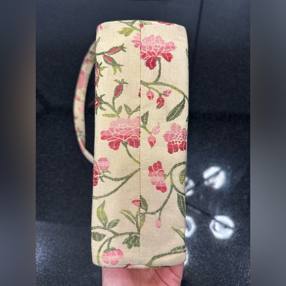 🌸🌺Kate Spade embroidered floral purse🌺🌸 - Picture 3 of 8